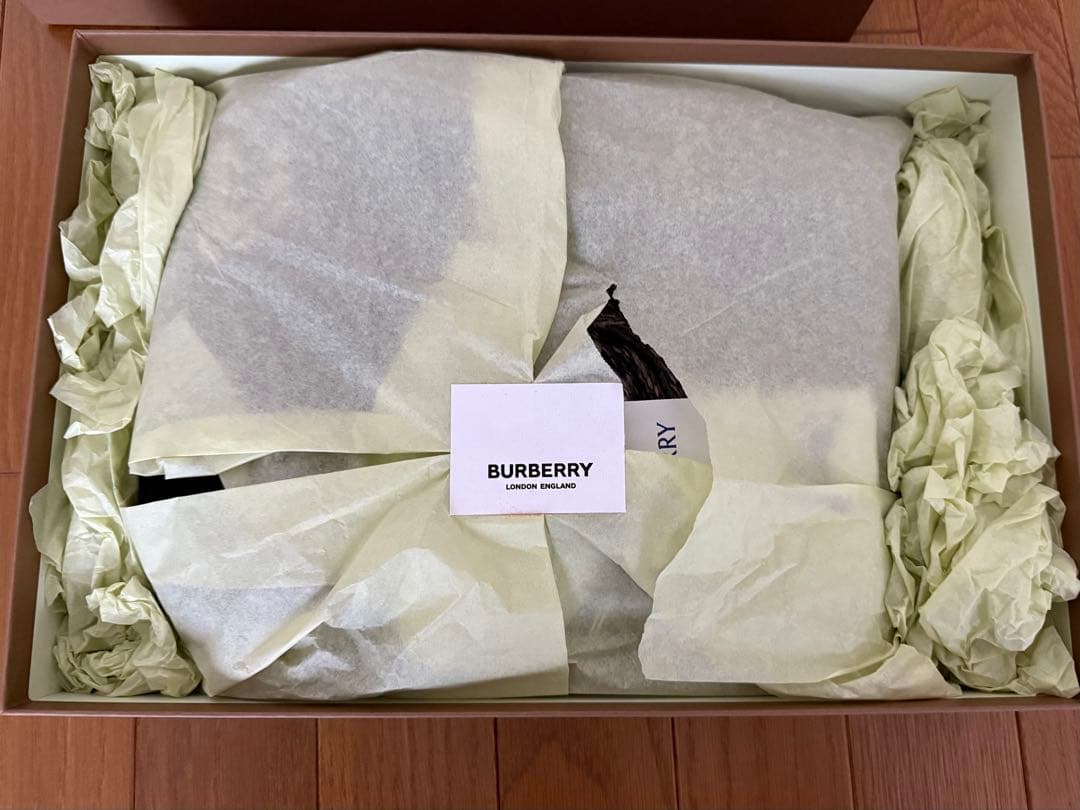 未使用品　BURBERRY リバーシブル　ストール　ブラック/ベージュ　カシミヤ