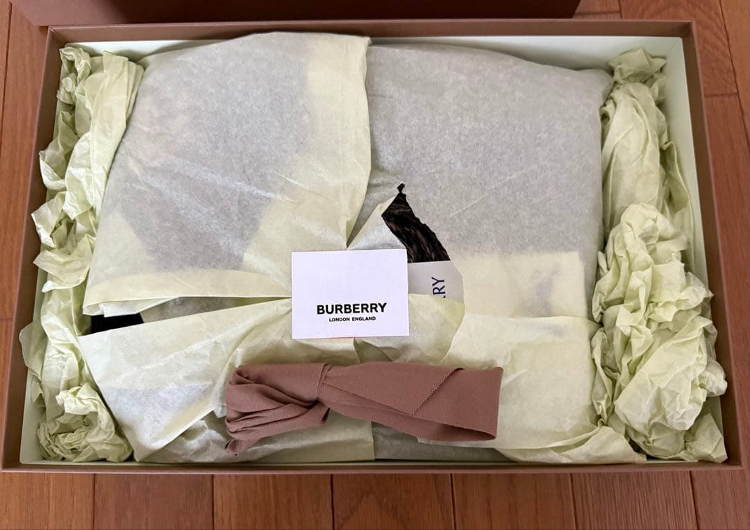 未使用品　BURBERRY リバーシブル　ストール　ブラック/ベージュ　カシミヤ