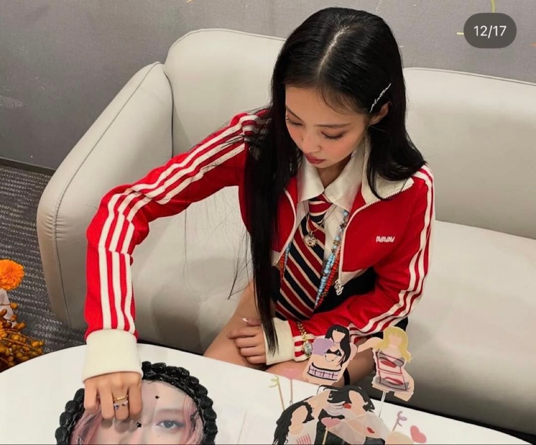 ジェニ着 adidas × AVAVAV クロップドジャケット