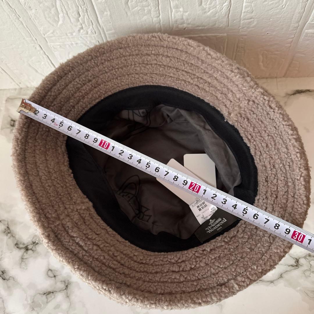 未使用タグ付【ヴィヴィアンウエストウッド】モコモコ刺繍バケットハット　グレージュ