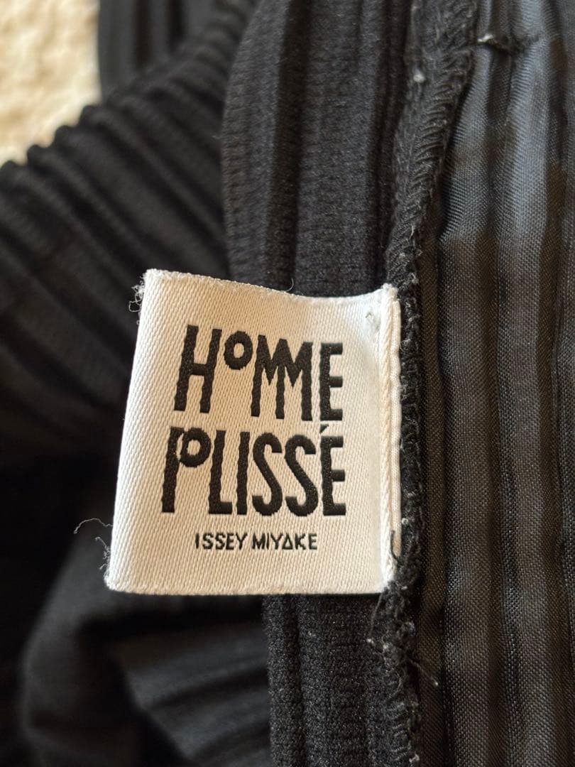 n*k様 HOMME PLISSÉ ISSEY MIYAKE パンツ　黒