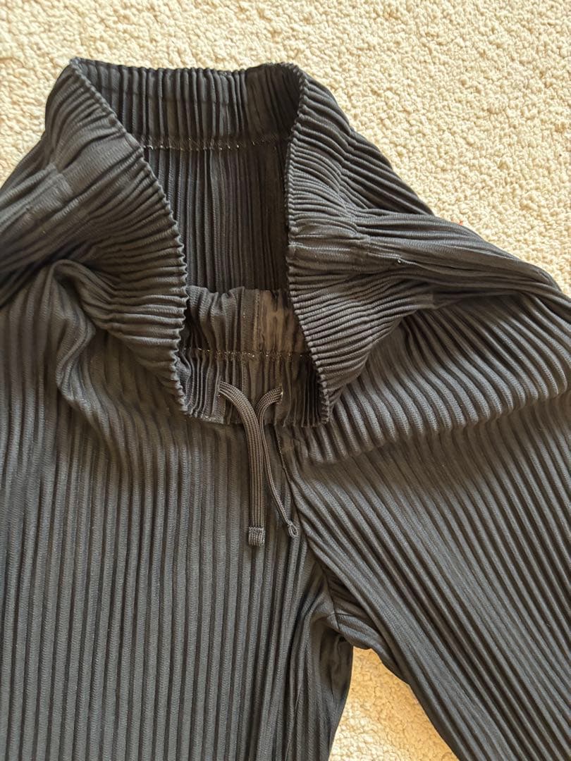 n*k様 HOMME PLISSÉ ISSEY MIYAKE パンツ　黒