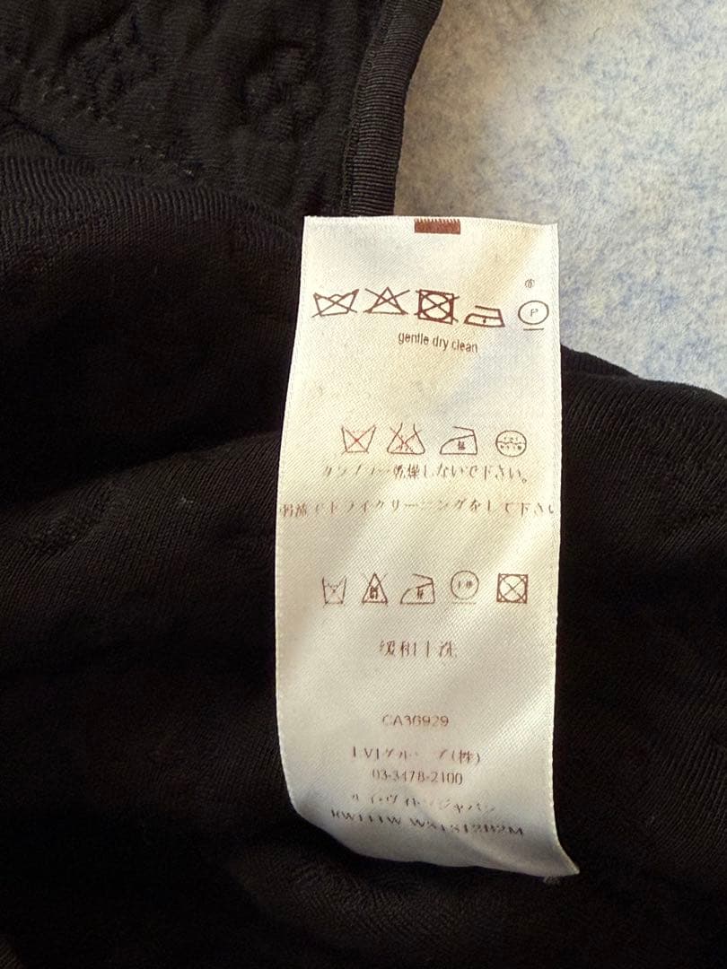 ルイヴィトン モノグラ厶 LV エンボス加工 トップス スウェット レディース黒