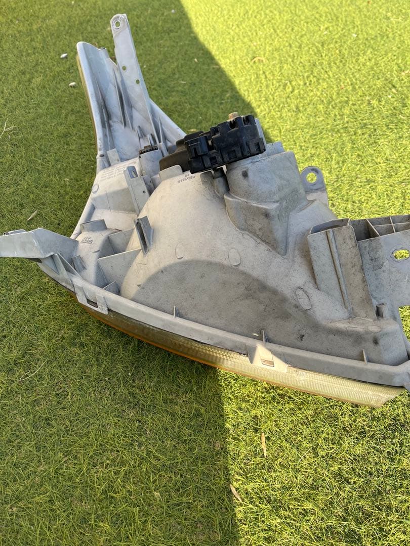 ランドクルーザープラド120系純正ヘッドライト