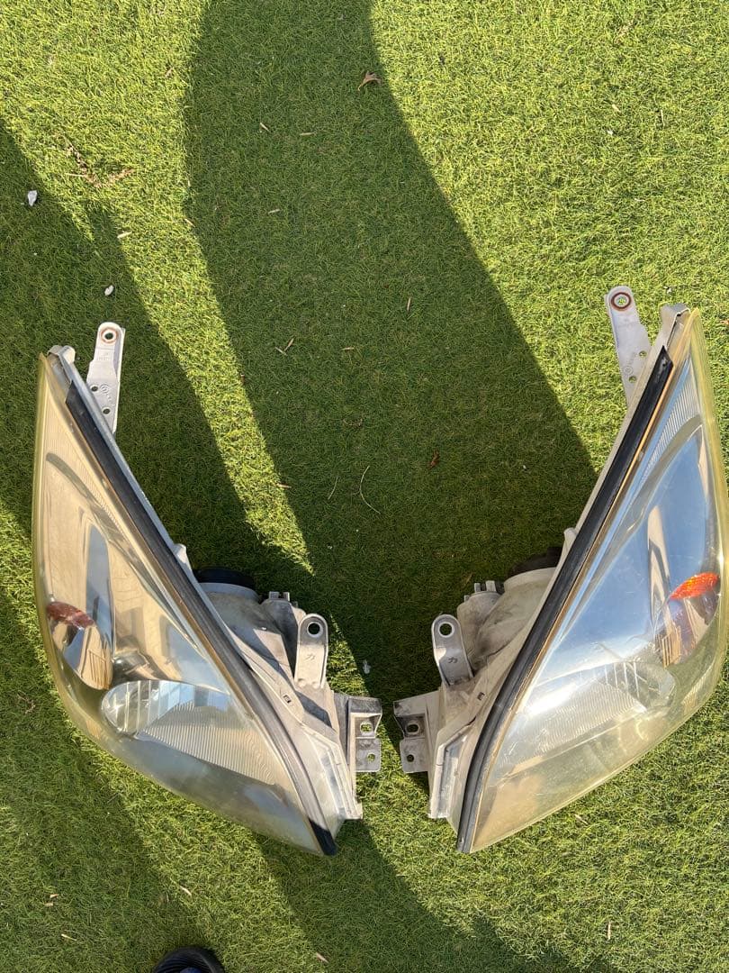 ランドクルーザープラド120系純正ヘッドライト