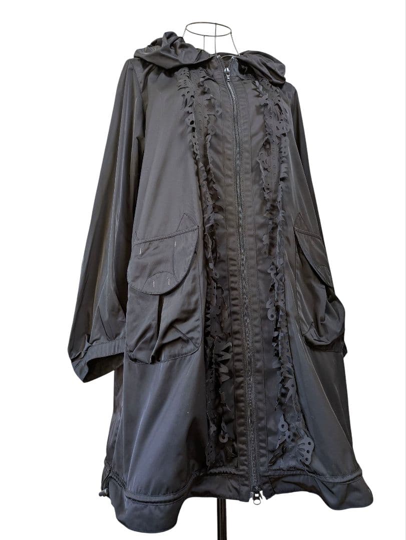 専用　最終値下げ！アルベロベロ♥️ぶたさんのポケットが可愛い!黒ロングコート