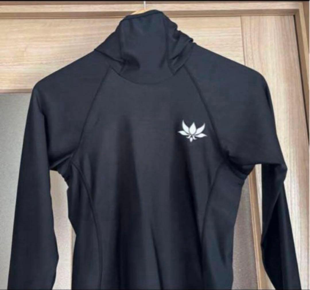 未使用 AXXE CLASSIC フード付きラッシュガード M 黒