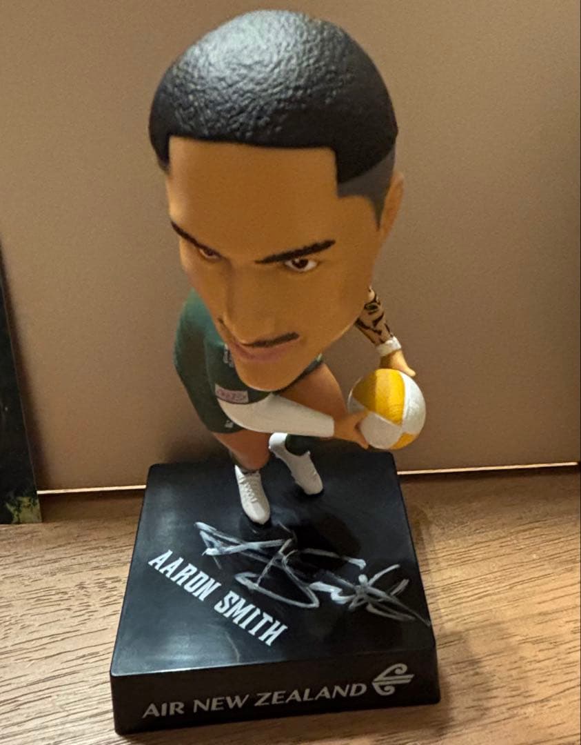 アーロン・スミス ボブルヘッド、キラカードサイン入り