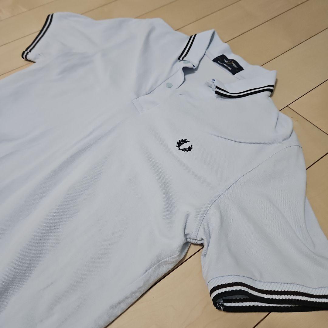 FRED PERRY ライトブルーポロシャツ