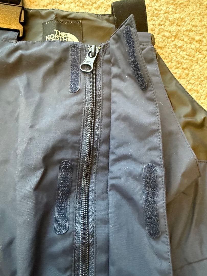 美品　ノースフェイス キッズ スノーウェア 130、120 上下セット 迷彩