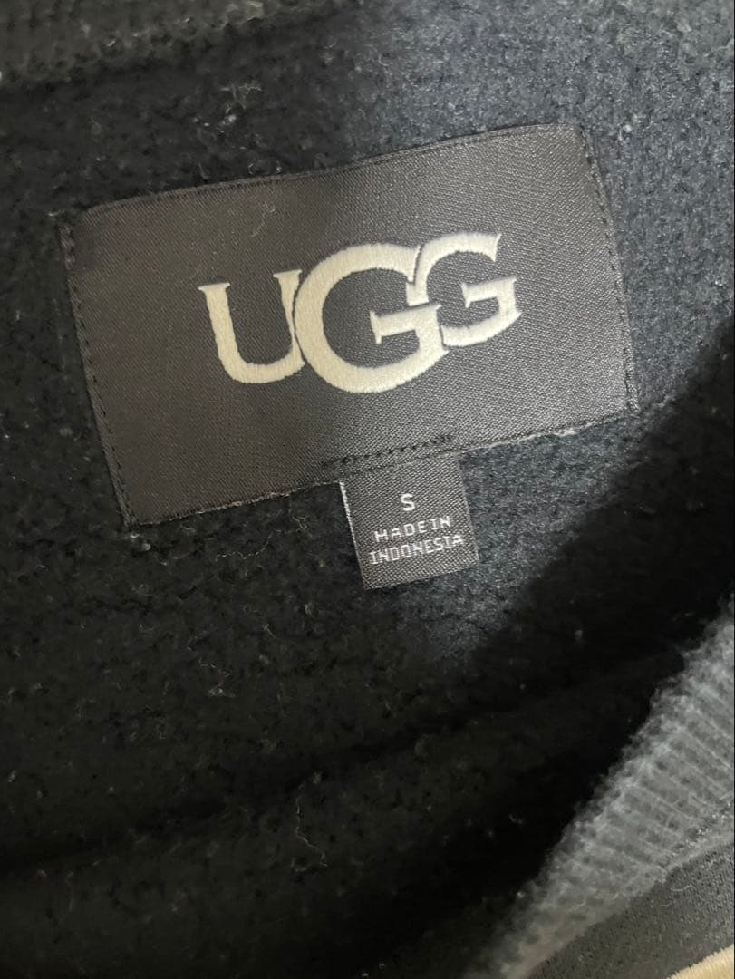 UGG スウェット アグ レディース マデリン ファジー ブラック ロゴ