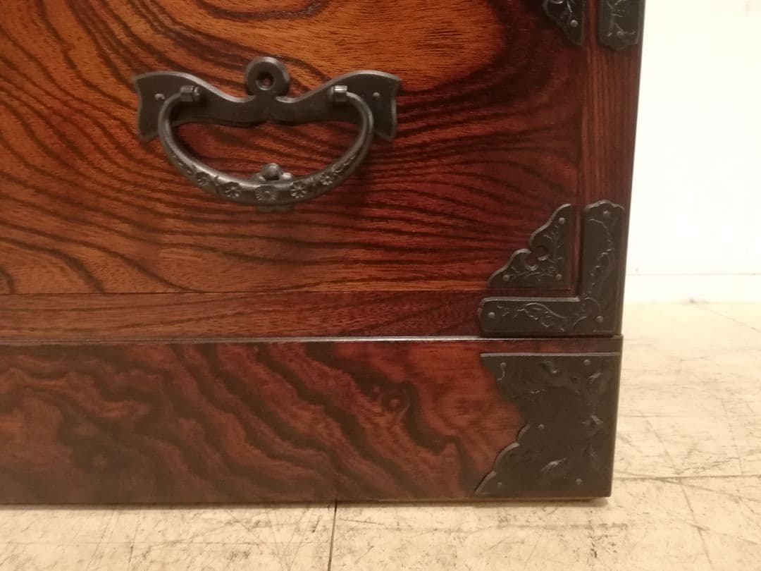 極美品 モデルルーム展示品 岩谷堂箪笥 豪華欅材 鋳鉄金具