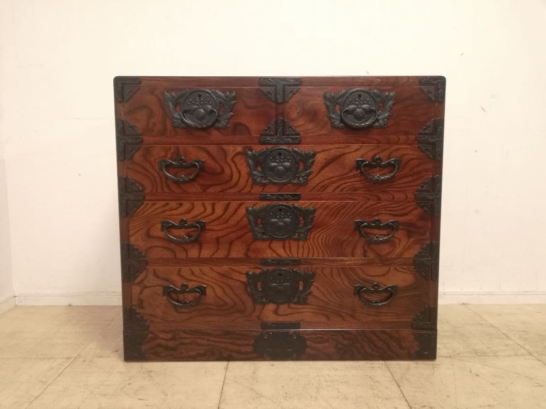 極美品 モデルルーム展示品 岩谷堂箪笥 豪華欅材 鋳鉄金具