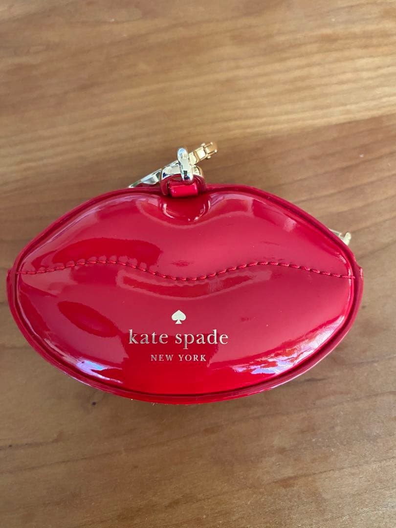 ケイトスペード　キーチャーム　唇　リップ