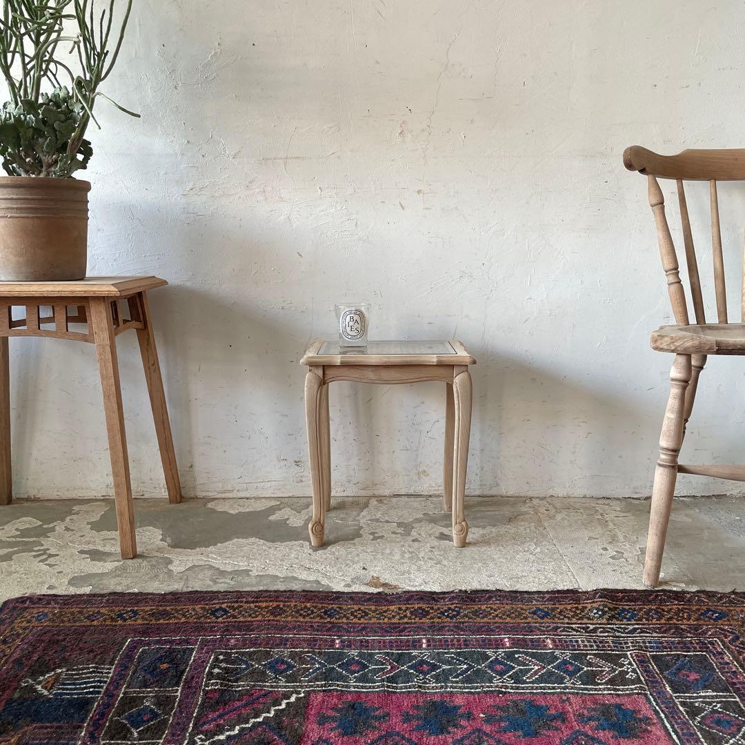 ガラストップサイドテーブル ガラストップベッドサイドテーブル　小　猫脚　剥離