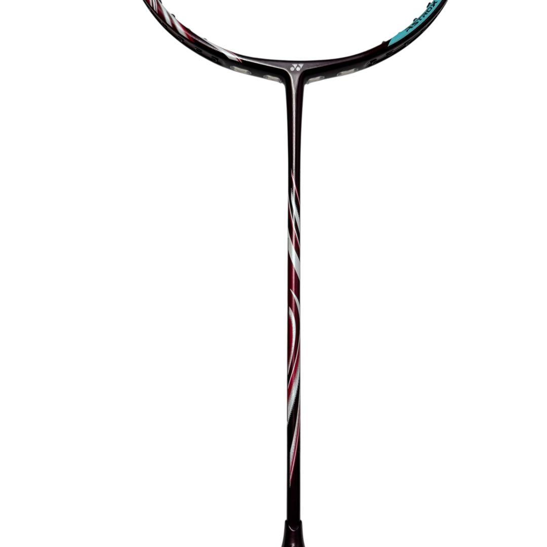 【極美品】YONEX アストロクス100ZZ クレナイ 3UG6 126-14
