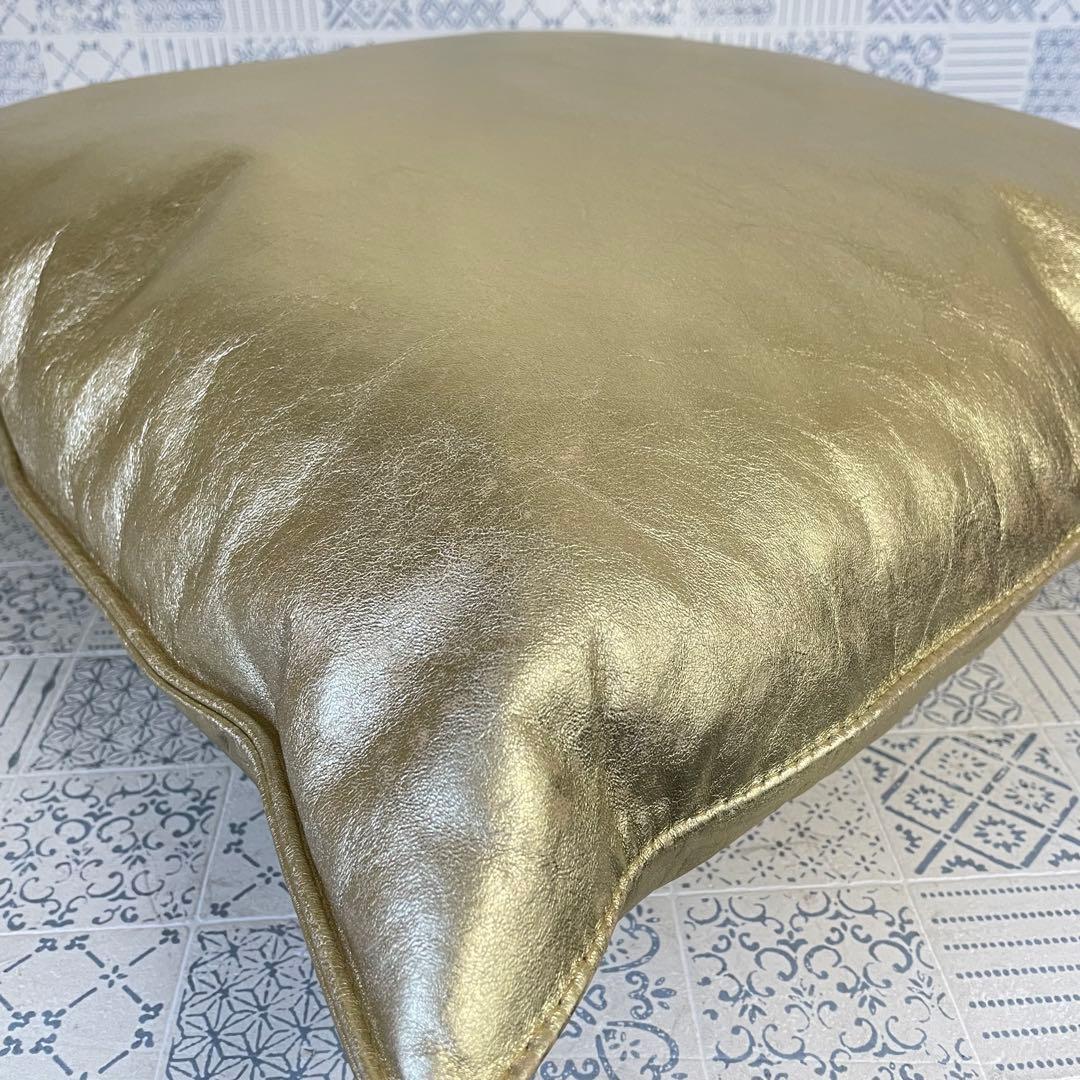 FENDI フェンディ　ゴールド　クッション　インテリア