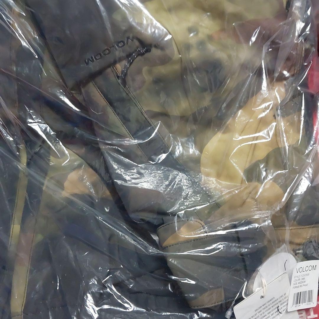 新品 ボルコム スノボ パンツ キッズ Mサイズ 140センチ相当VOLCOM