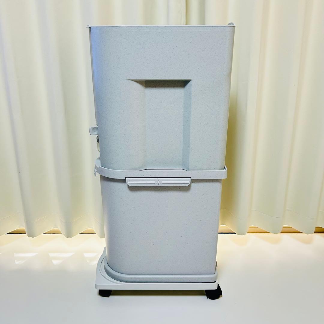 【極美品】Tupperware 米びつ ストッカー&キャスター付き