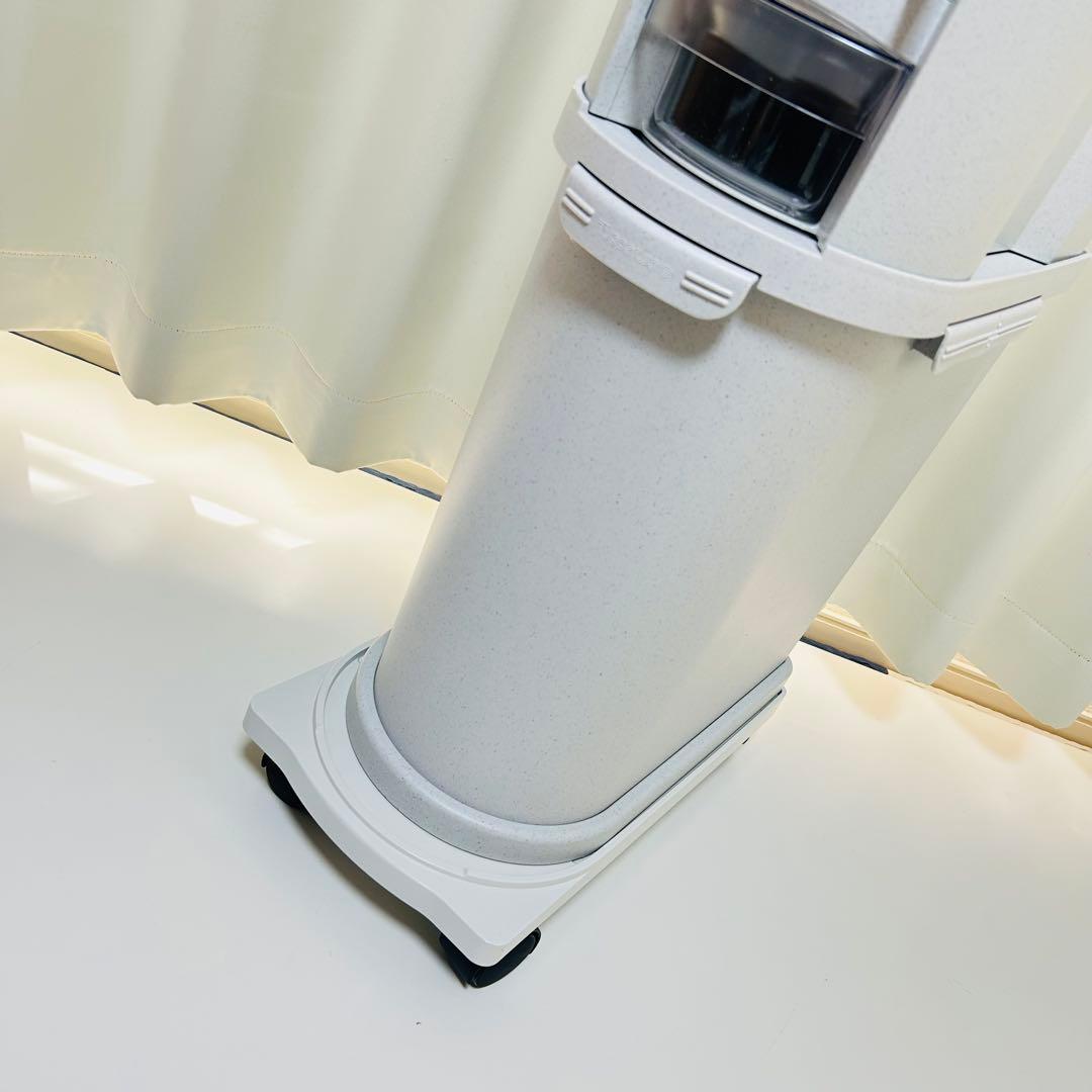 【極美品】Tupperware 米びつ ストッカー&キャスター付き