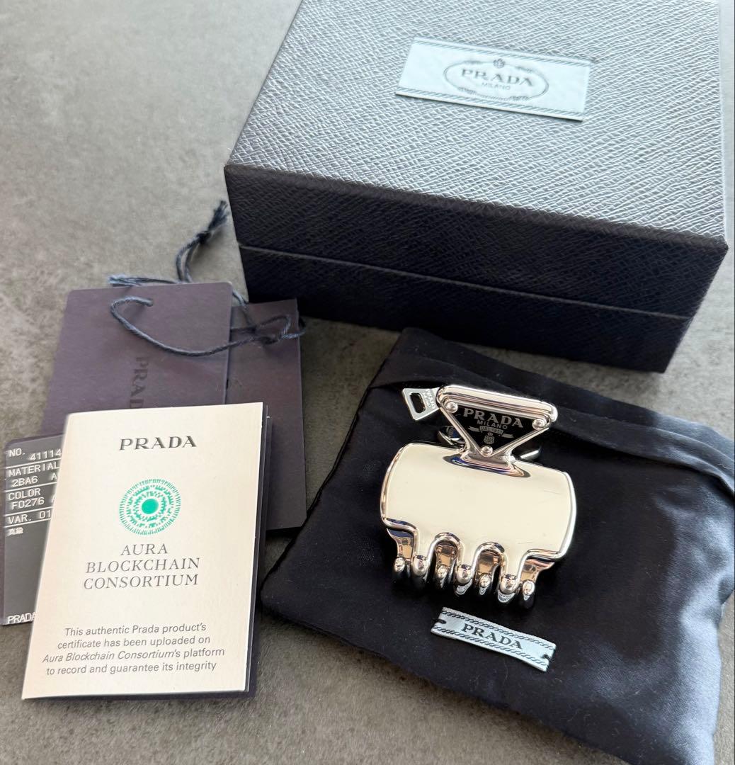 PRADA プラダ ヘアクリップ