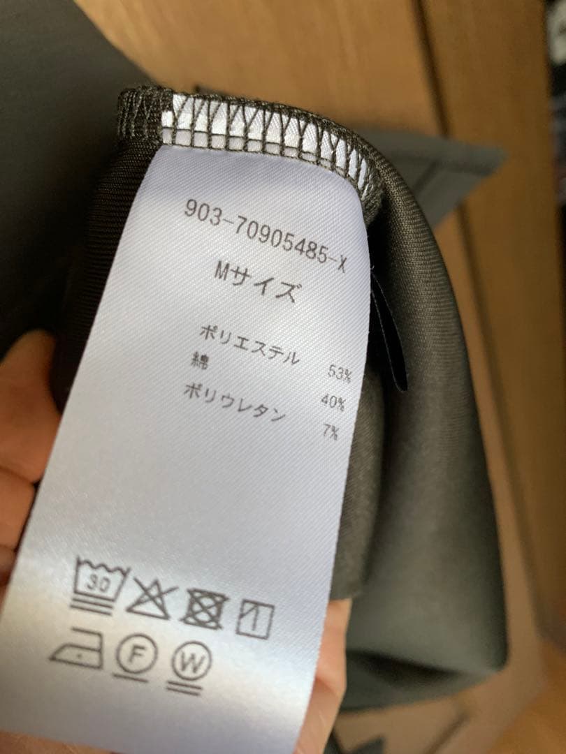 け*ぴ様 シワになりにくいポンチ素材のワンピース オリーブ　Mサイズ　新品未使用