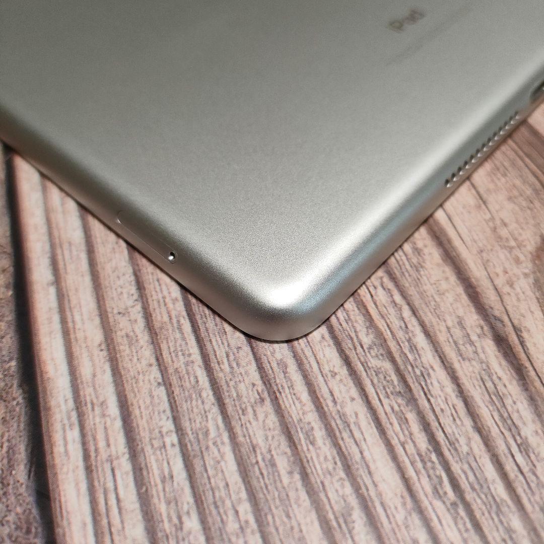 iPad 第6世代 32GB SIMフリー 美品