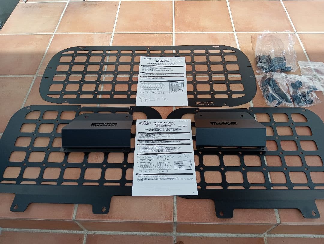 ジムニーjb64　リアウィンドガード、サイドストレージパネル3点セット