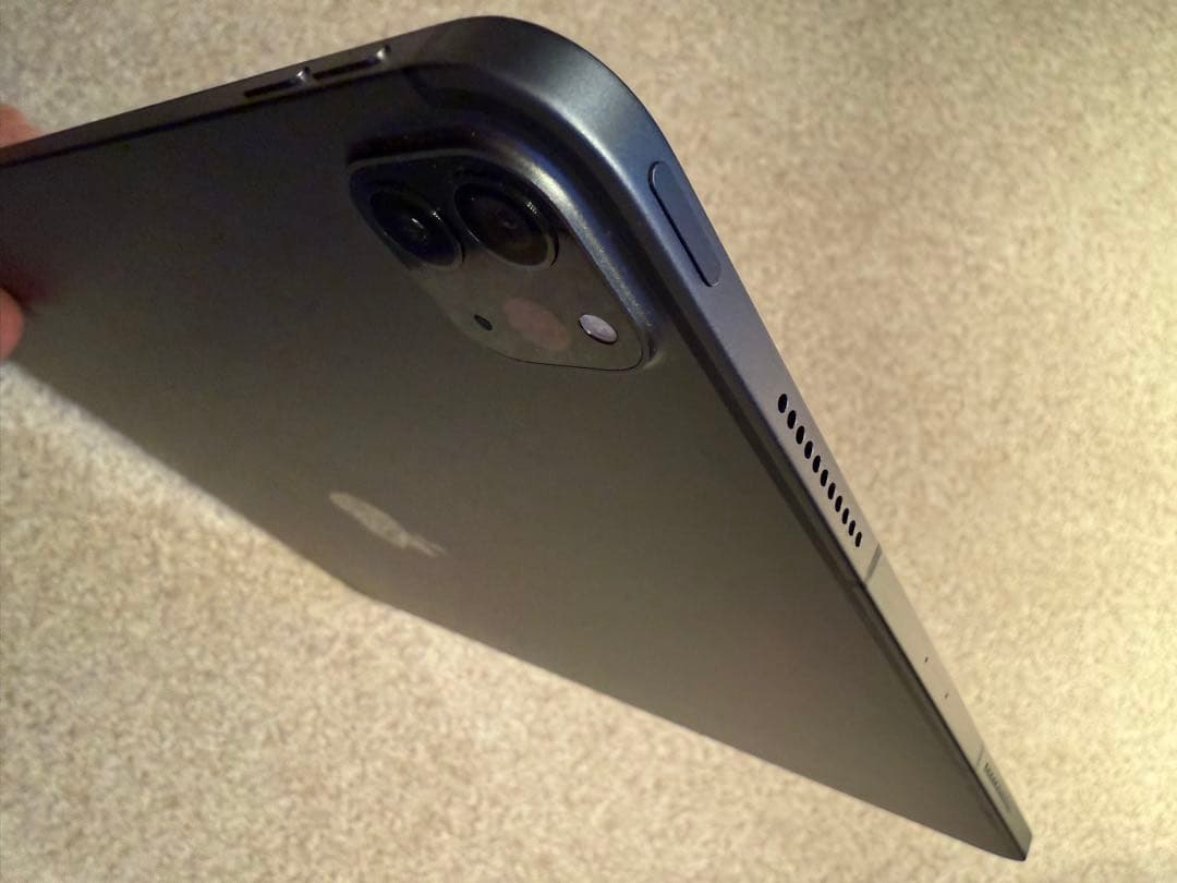 iPad Pro 12.9インチ 第5世代 Wi-Fi + Cellular 他