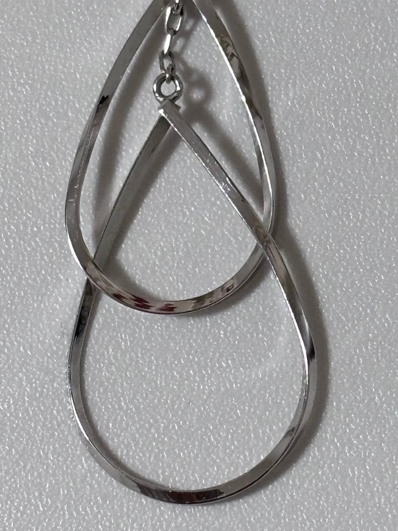 4℃ ヨンドシー　K10ホワイトゴールド ピアス ダブルドロップ　雫　しずく