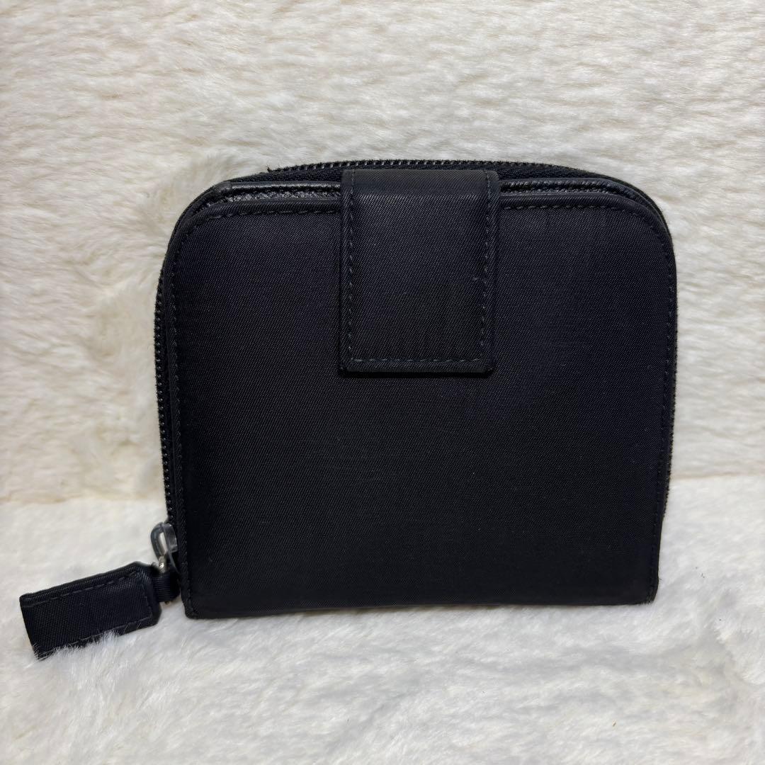 ◆美品◆良品◆PRADA ブラックナイロン 二つ折り財布　三角ロゴ