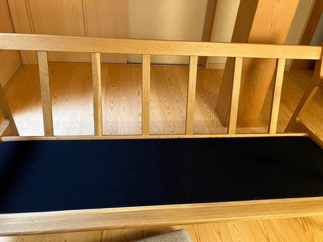 ３人掛けソファ　木製フレーム　無垢材　ナラ　オーク材　北欧デザイン　ビンテージ