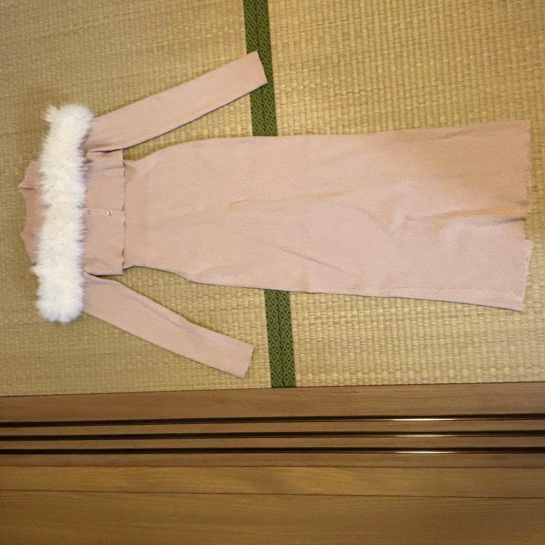 ファー付きオフショルダー ニットワンピース ベージュ