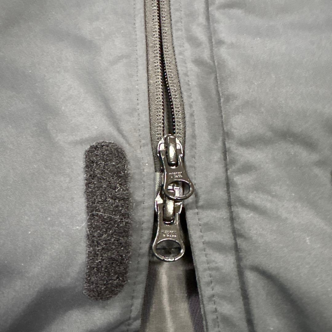 DESCENTE デサント2023年モデル 中綿 ベンチコート 黒 S