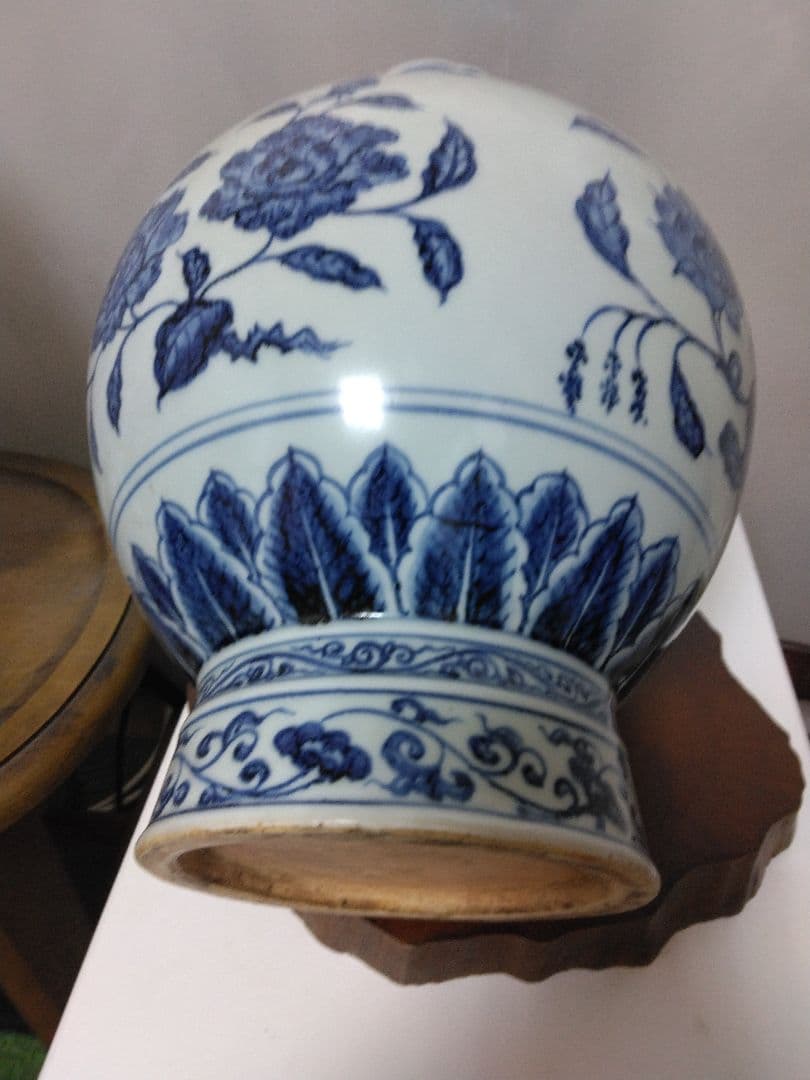 中国美術、青花花唐草文壺