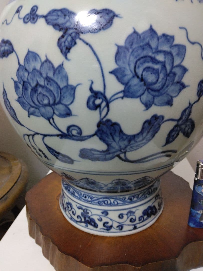 中国美術、青花花唐草文壺