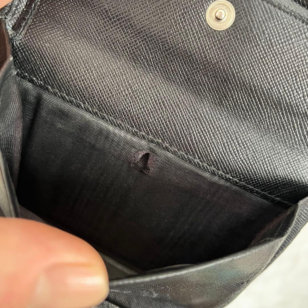 PRADA プラダ サフィアーノ レザー 三角プレート 三つ折り財布 ミニ財布