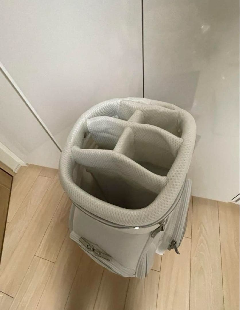 新品未使用　キャロウェイ　ゴルフキャディバック　レディース 軽量 ホワイト