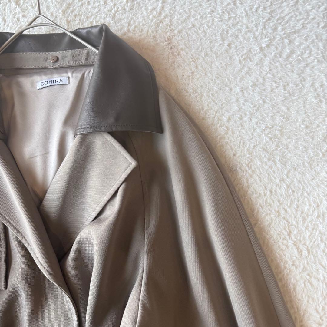 コヒナ レザーライクカラートレンチコート 2way グレージュ 未使用級
