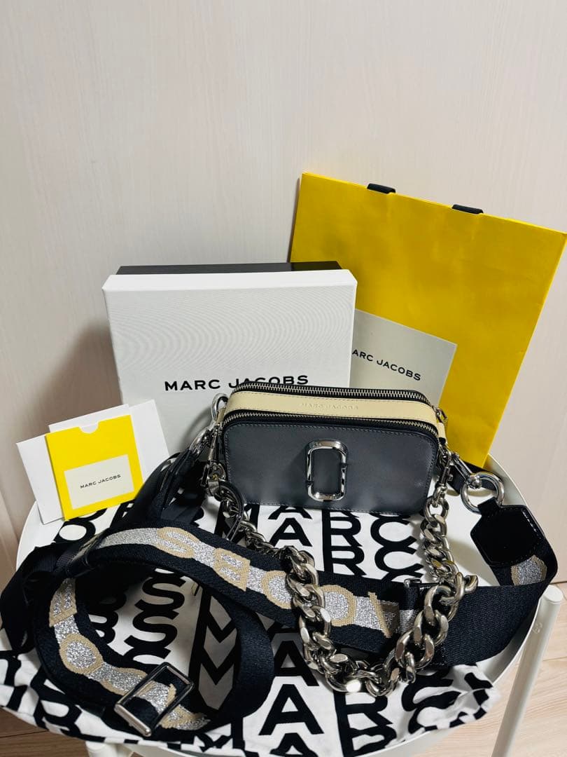 再値下MARC JACOBS ザ カラーブロック スナップショット➕別売チェーン