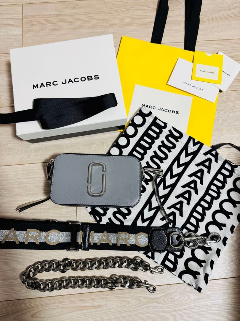 再値下MARC JACOBS ザ カラーブロック スナップショット➕別売チェーン