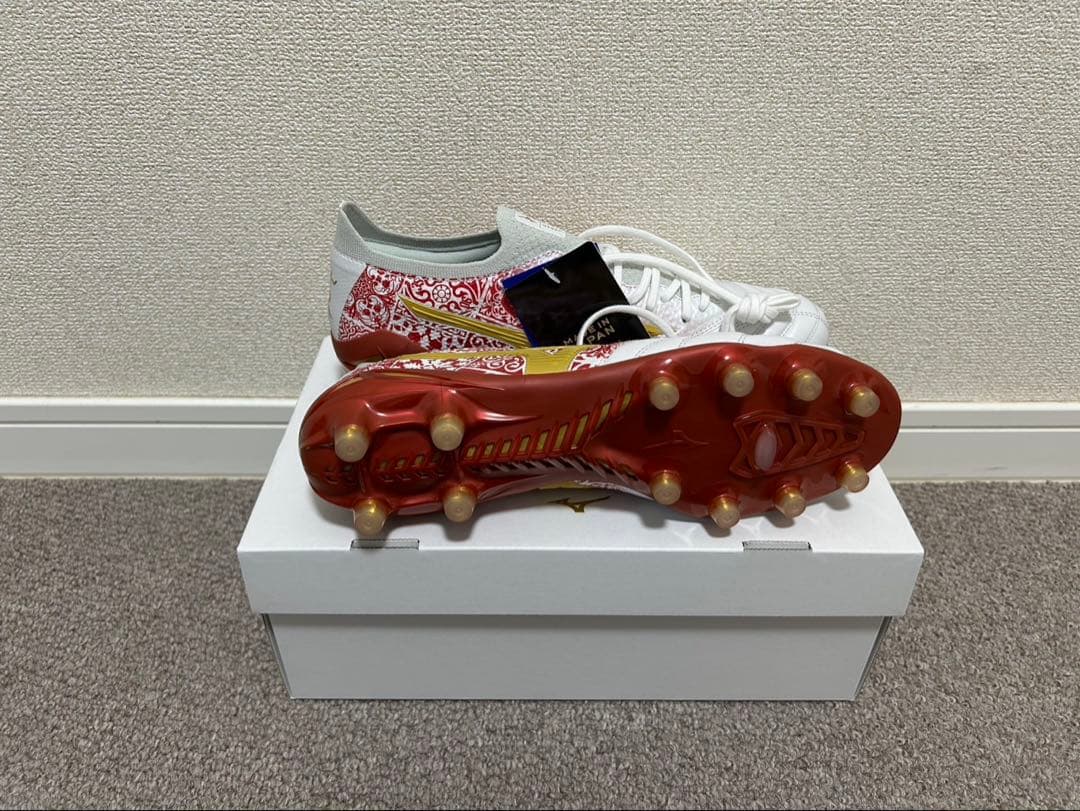 サッカースパイク　ミズノ　モレリアネオ4β