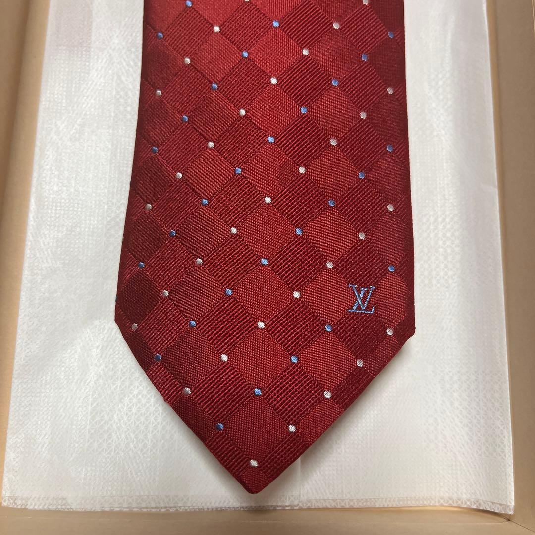 未使用タグ付　LVルイヴィトン　ネクタイ　赤　ドット　光沢　派手　結婚式