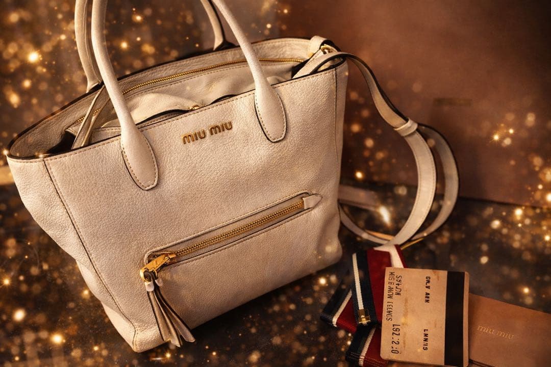 MIU MIU ホワイト ショルダーバッグ