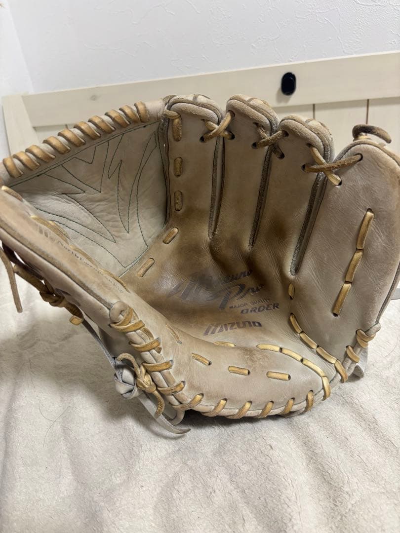 Mizuno 硬式グローブ ホワイト【投手用】