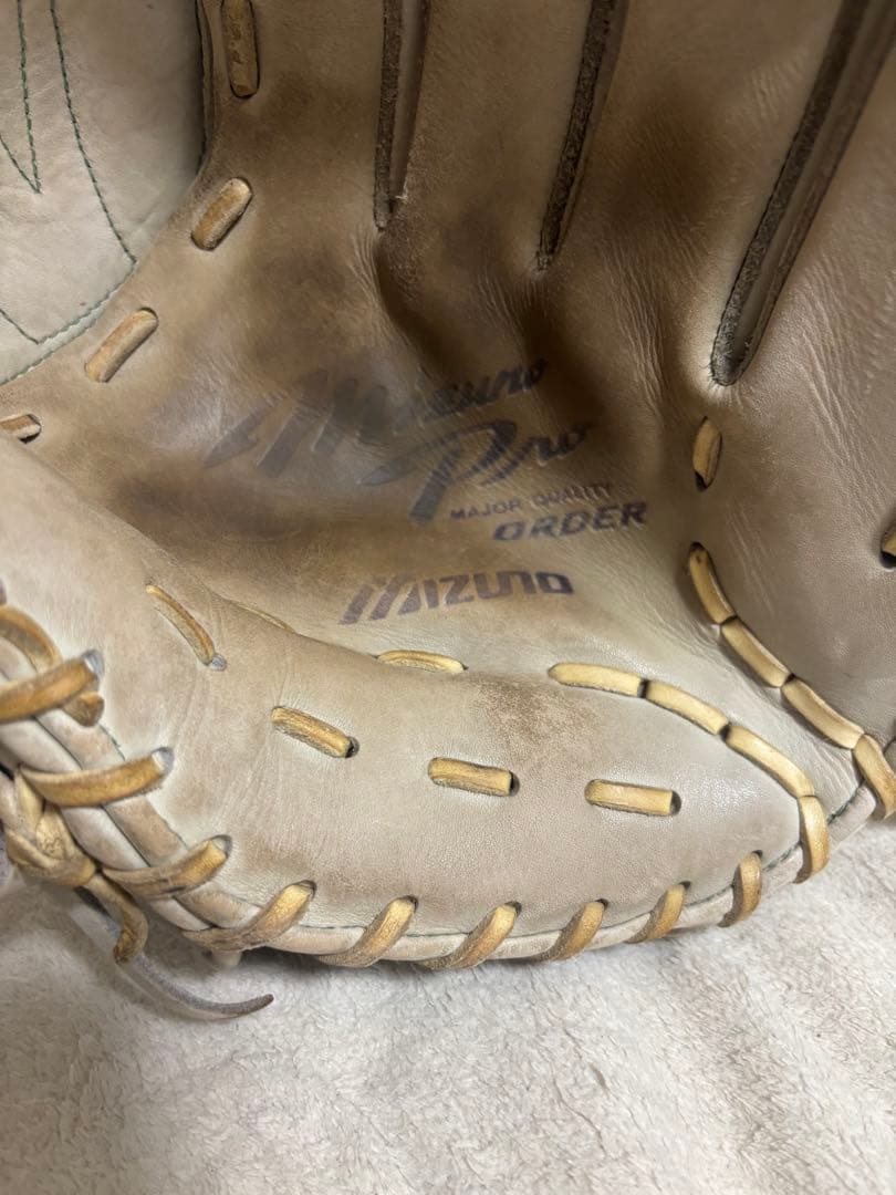 Mizuno 硬式グローブ ホワイト【投手用】