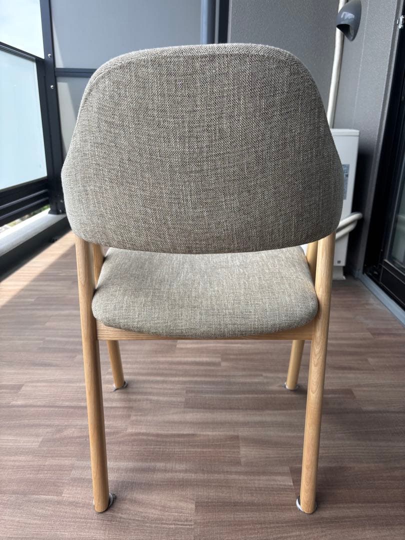 ina ダイニングチェア 椅子 イス 一脚 ブラス 木製脚 ベージュ系張地