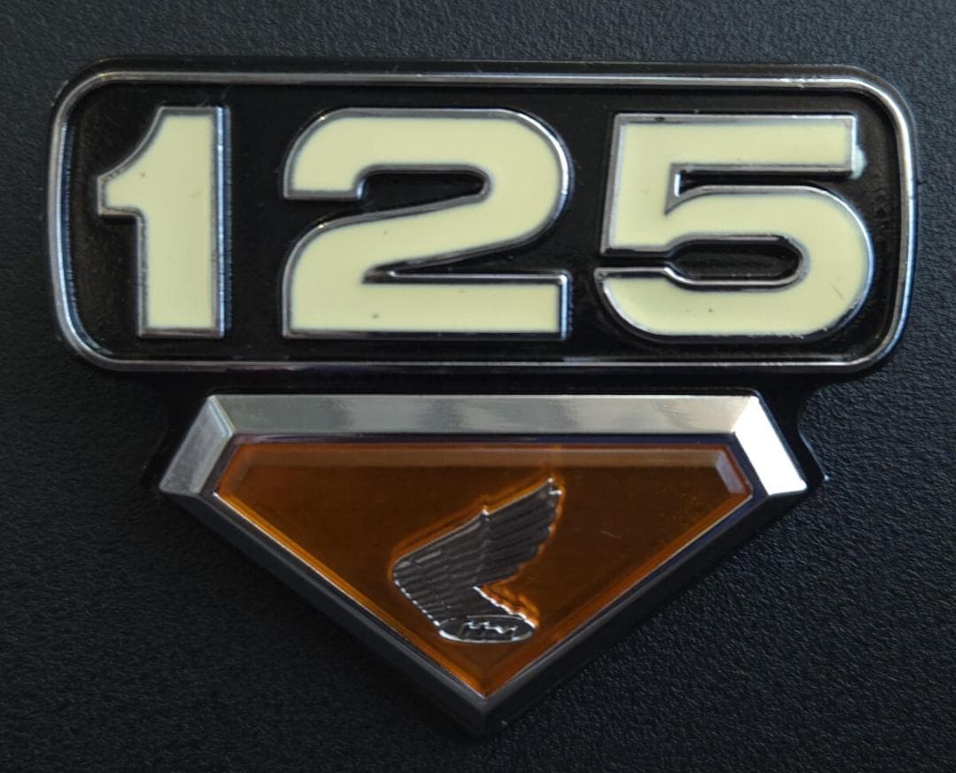 左右金属製リプロ エンブレム CB125 CL125 サイドカバー ベンリィ