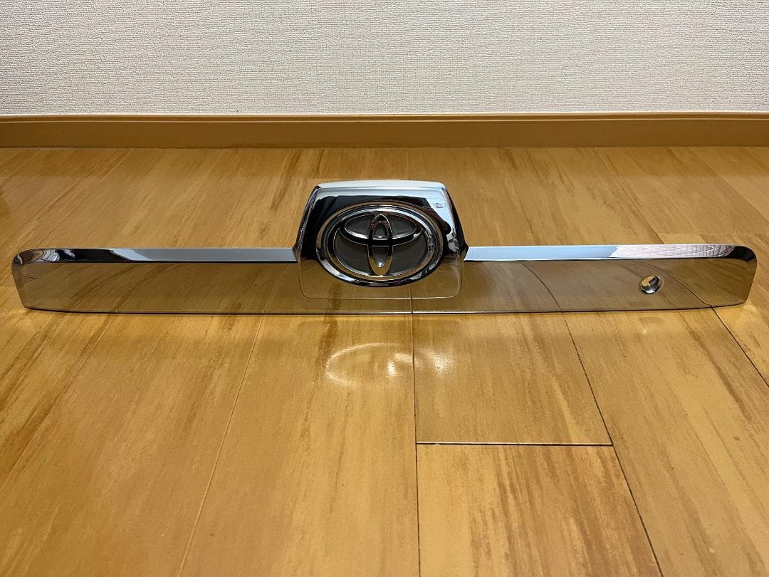 ハイラックスサーフ 純正メッキグリル＆リアガーニッシュ ほぼ未使用