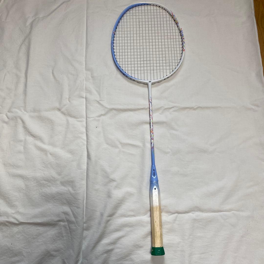 ヨネックス　アストロクス70 バドミントンラケット ②
